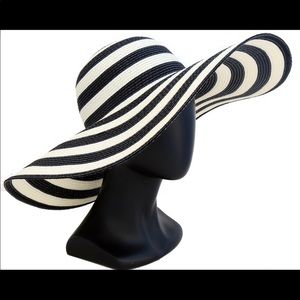 Black and White Striped Straw Wide Brim Sunhat Hat